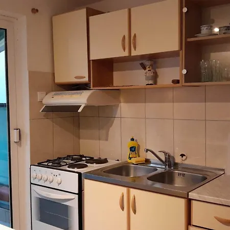 Centre מאקרסקה